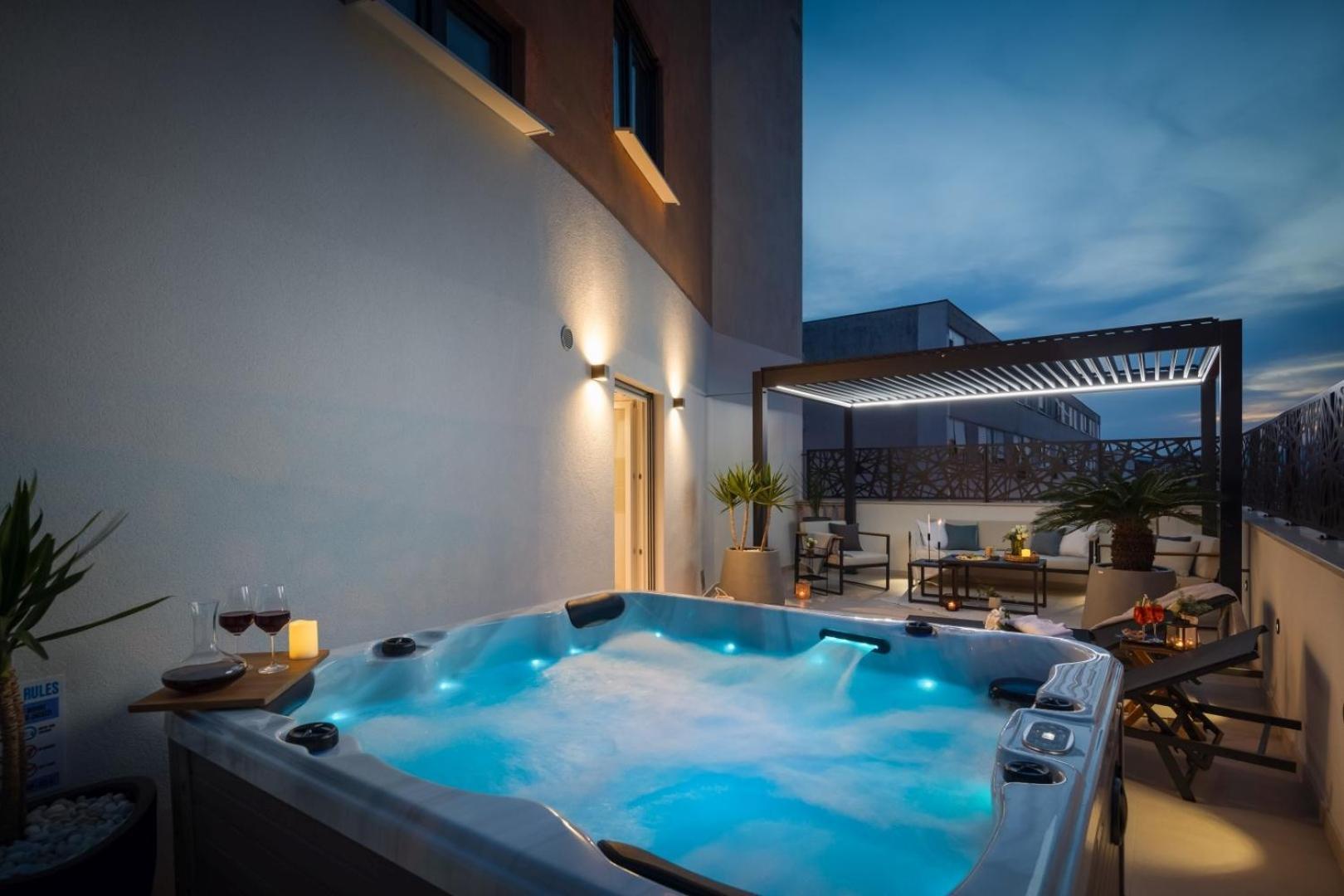 Luxury Apartment Silvery In Split Center With Jacuzzi, Sauna And Parking ภายนอก รูปภาพ