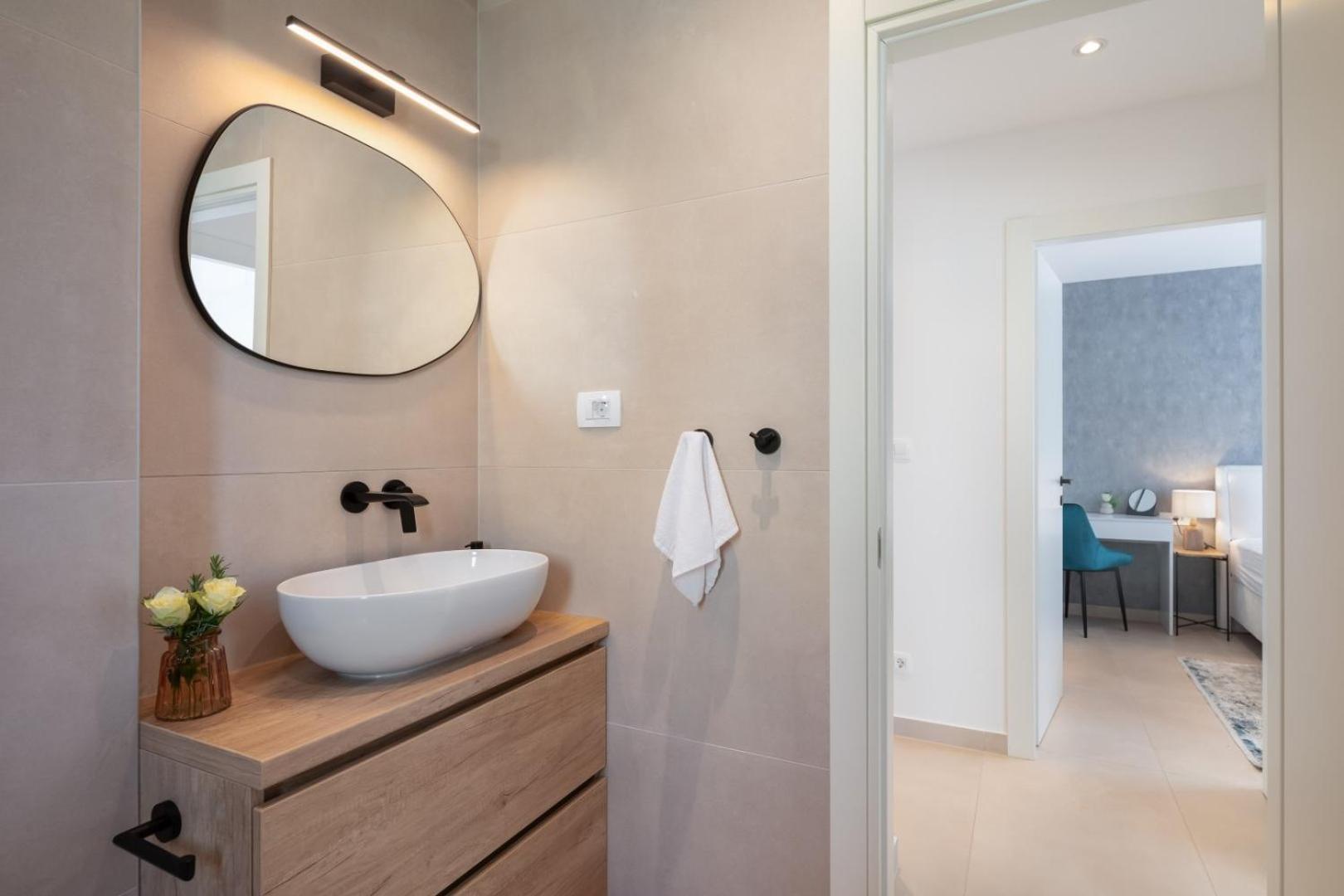 Luxury Apartment Silvery In Split Center With Jacuzzi, Sauna And Parking ภายนอก รูปภาพ