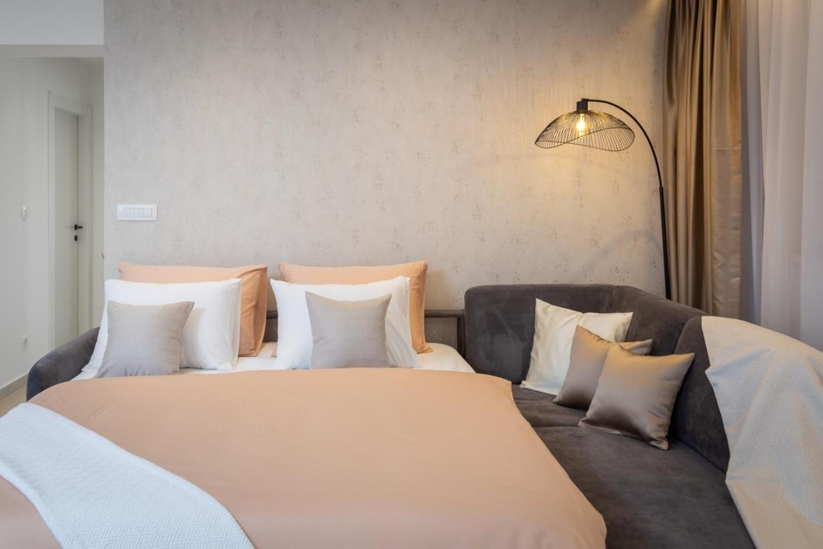 Luxury Apartment Silvery In Split Center With Jacuzzi, Sauna And Parking ภายนอก รูปภาพ